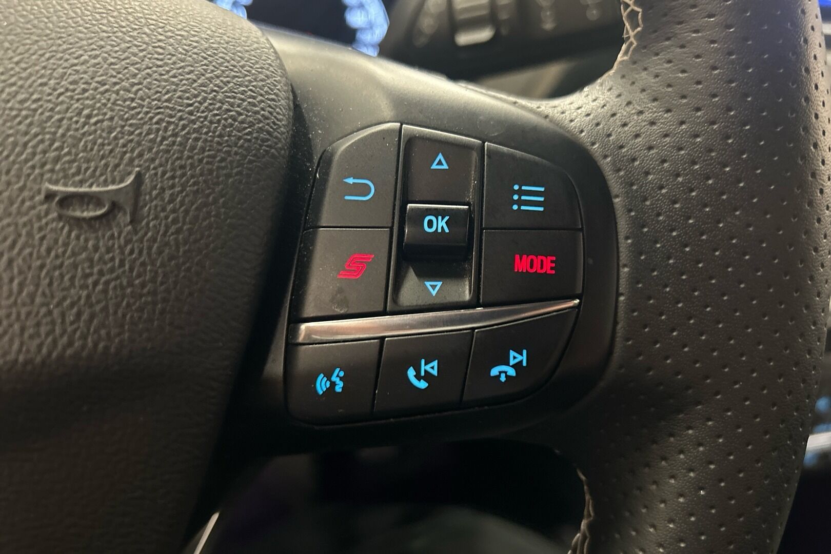 Ford Focus iso kuva 17