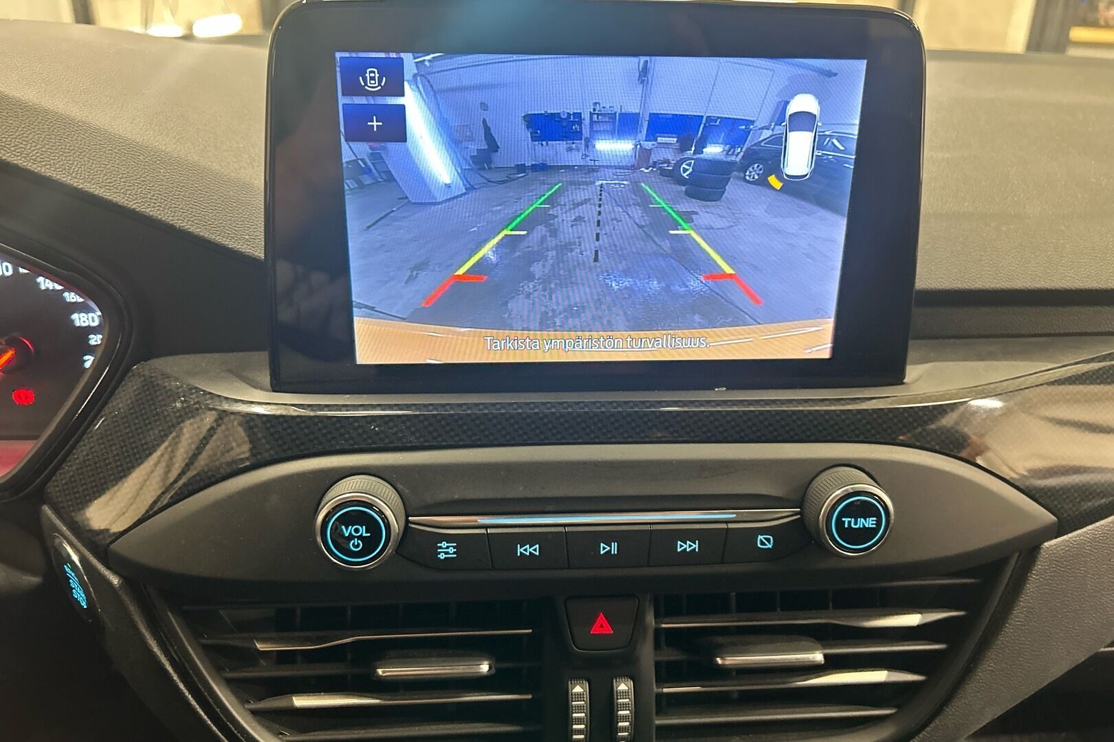 Ford Focus iso kuva 4