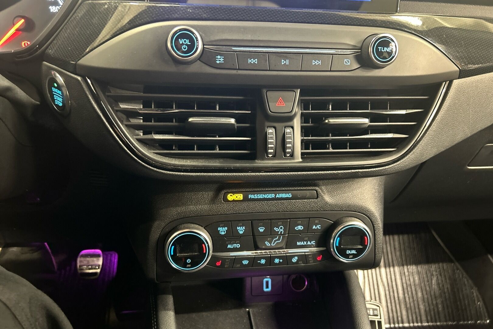 Ford Focus iso kuva 5