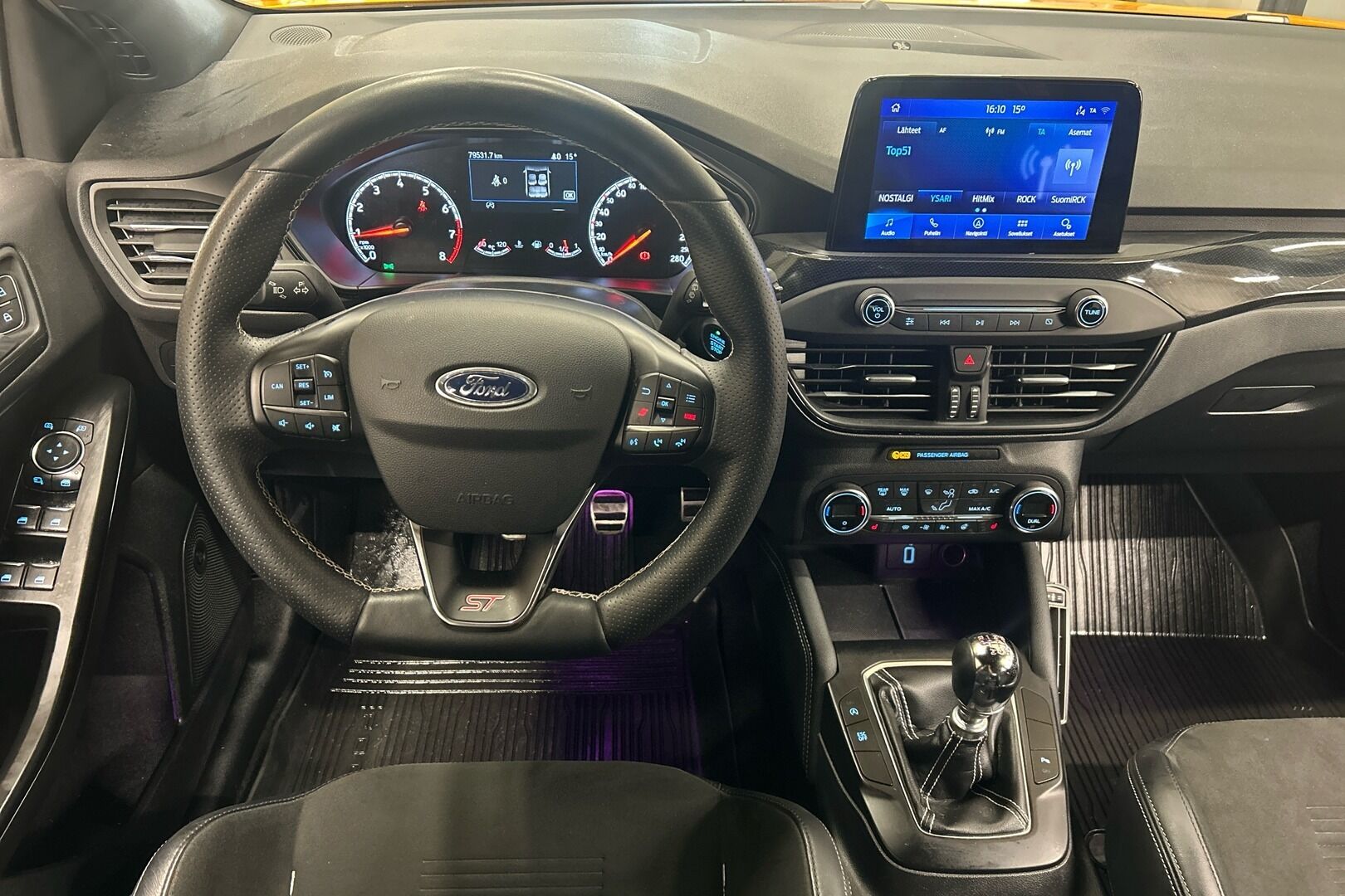 Ford Focus iso kuva 14