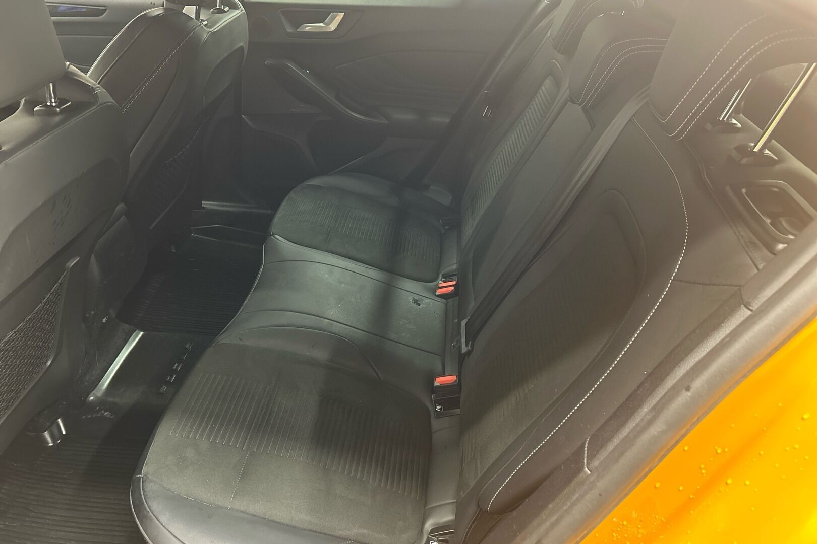 Ford Focus iso kuva 15