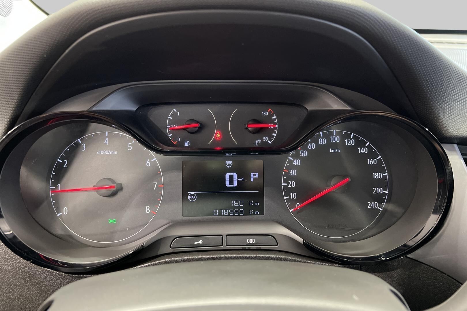 Opel Crossland X iso kuva 13