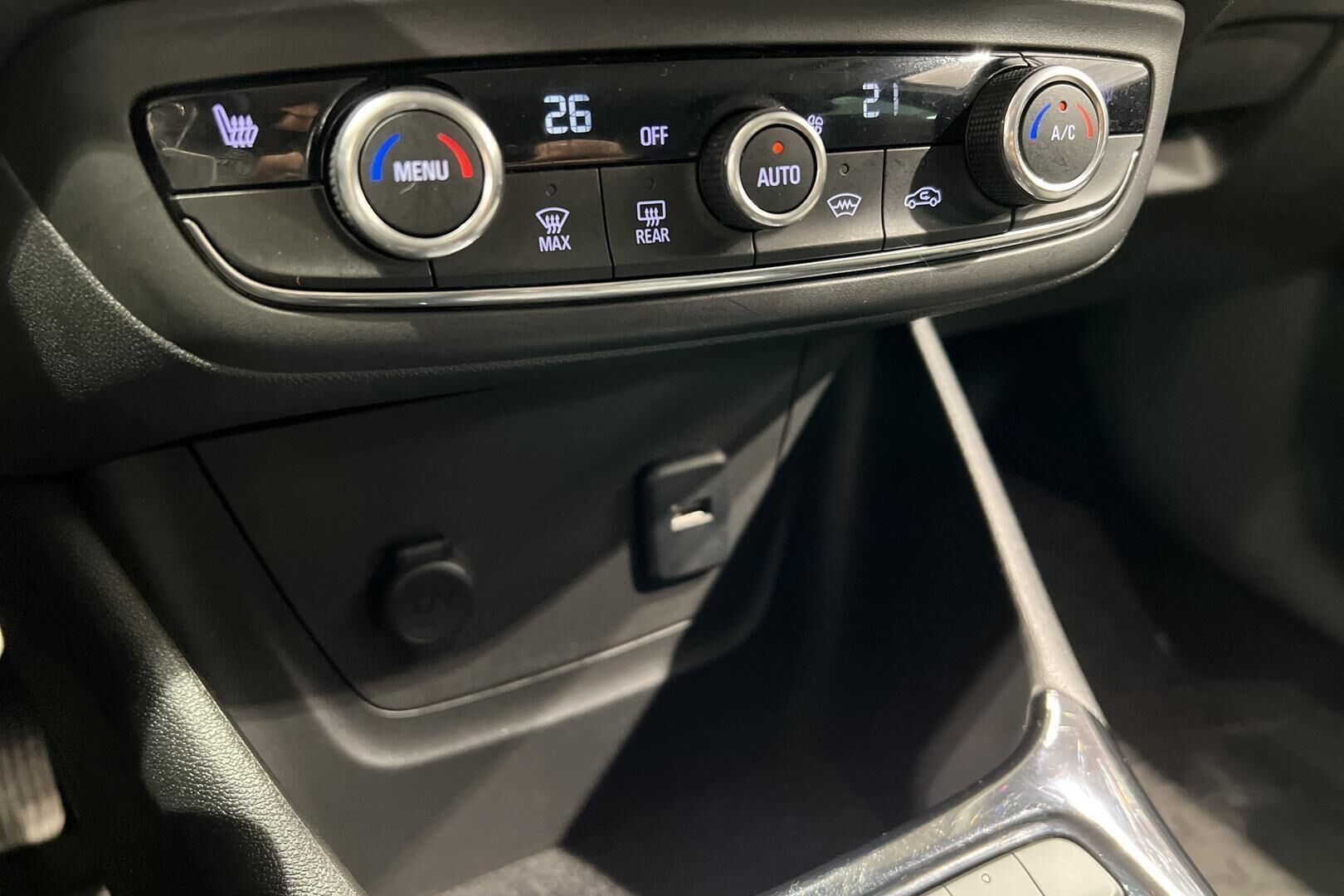 Opel Crossland X iso kuva 15