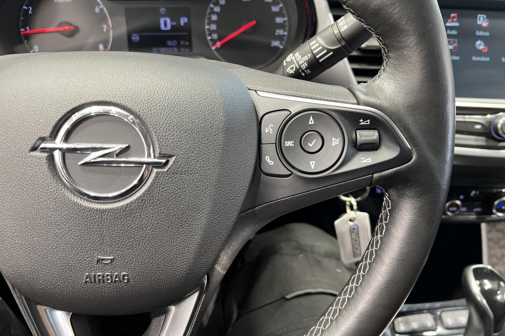 Opel Crossland X iso kuva 17