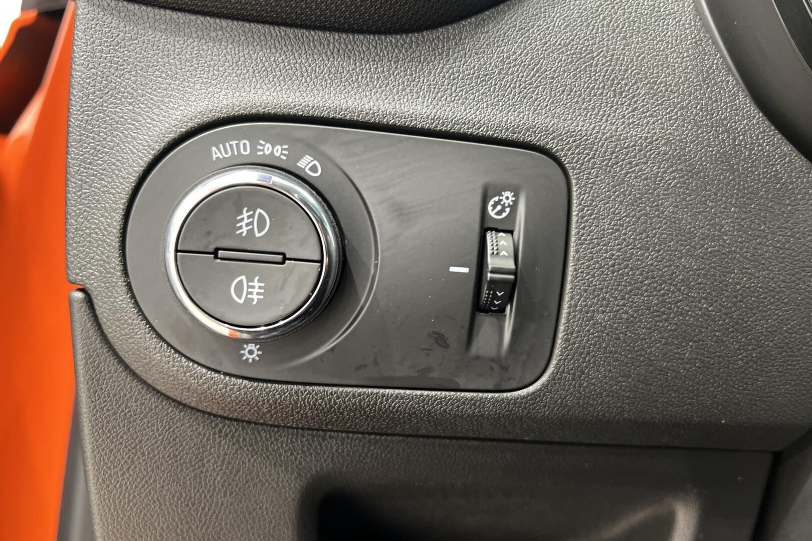 Opel Crossland X iso kuva 19