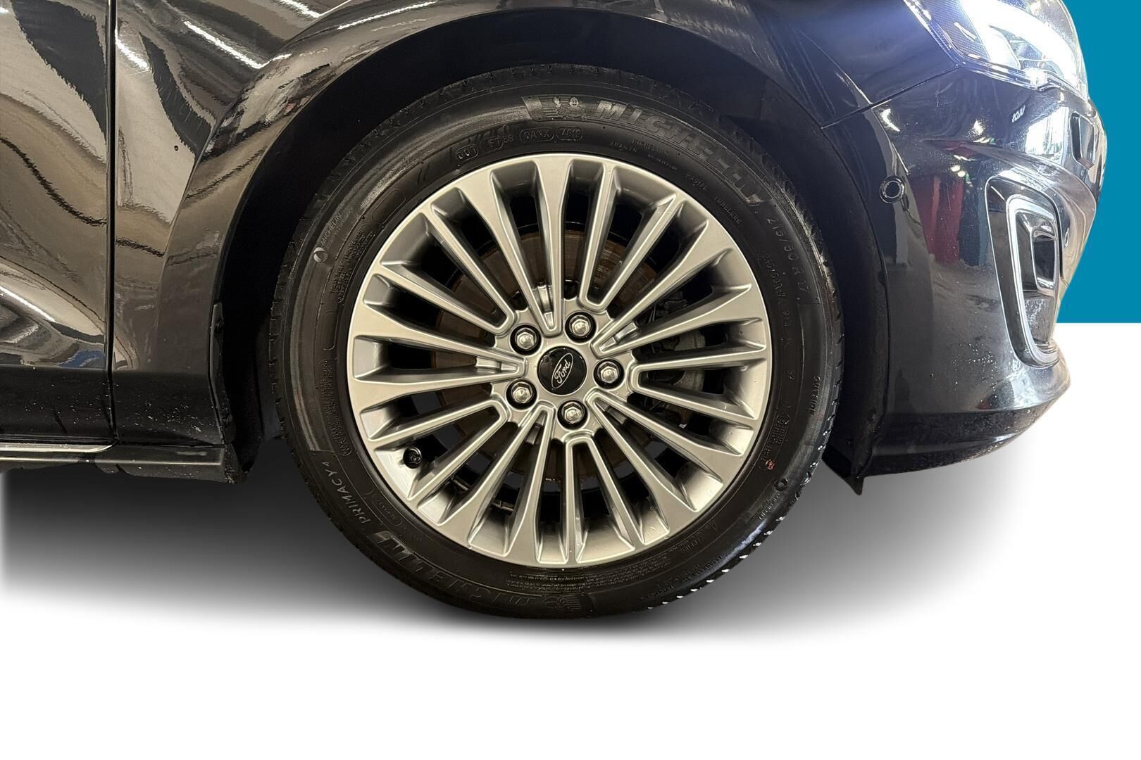 Ford Focus iso kuva 4