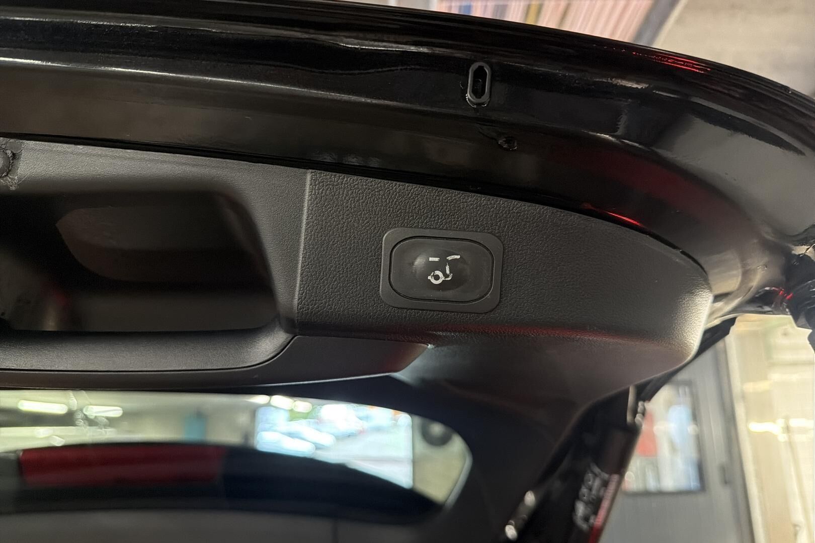 Ford Focus iso kuva 6