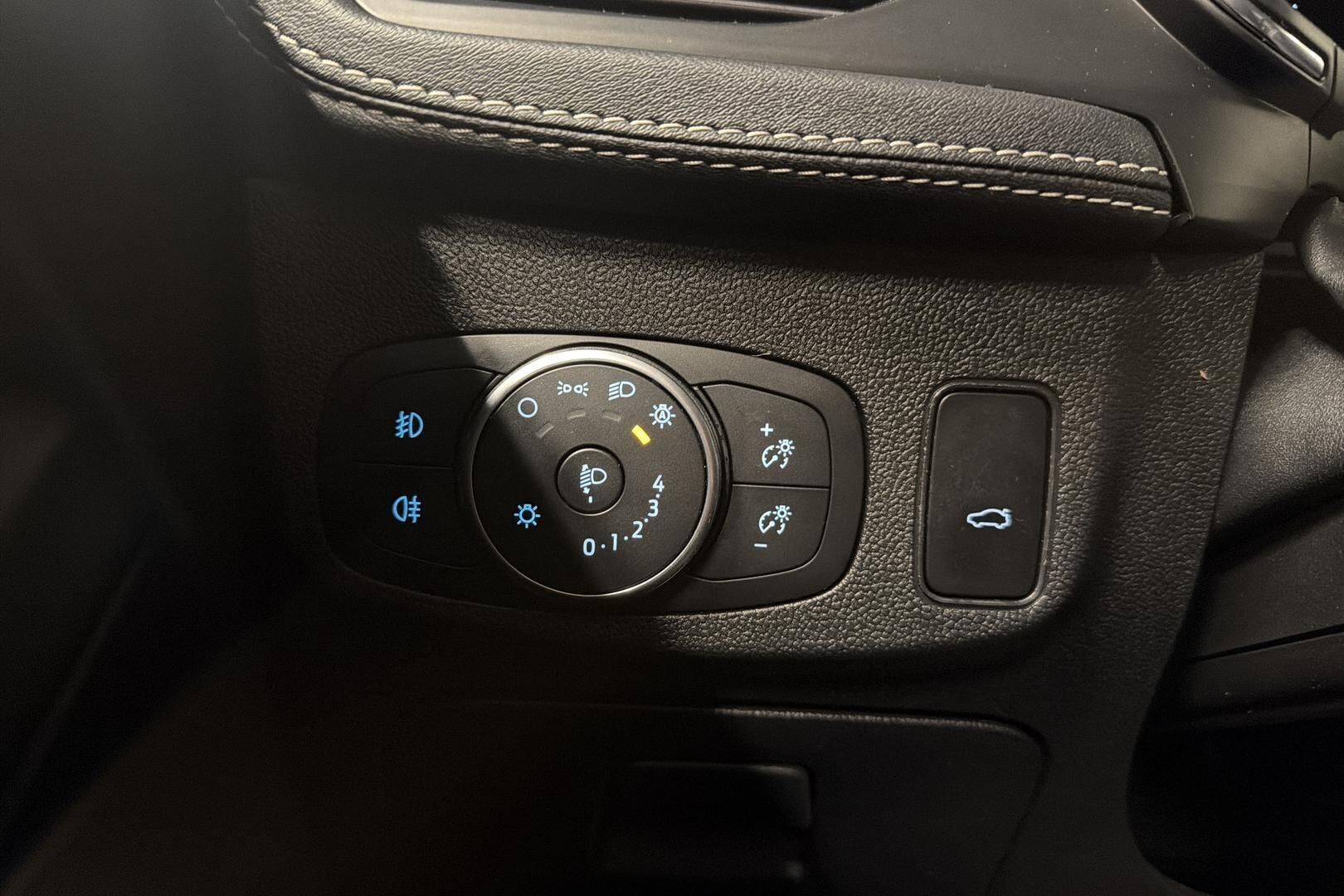 Ford Focus iso kuva 32