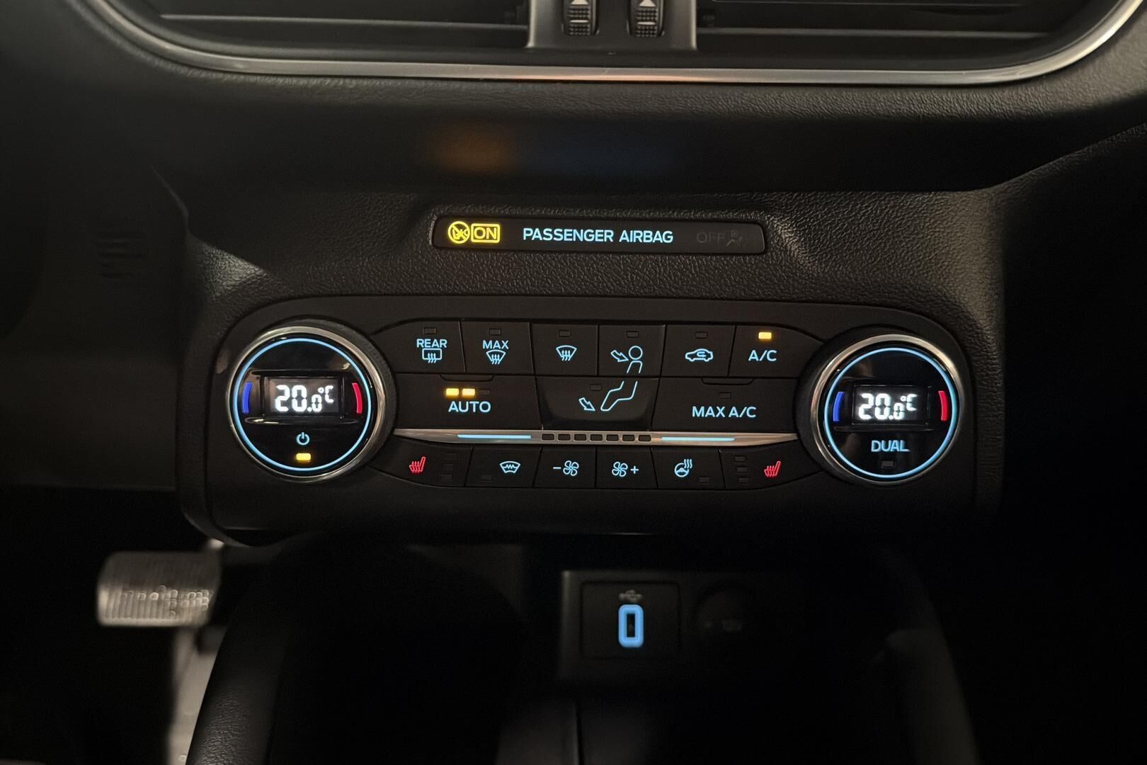Ford Focus iso kuva 13