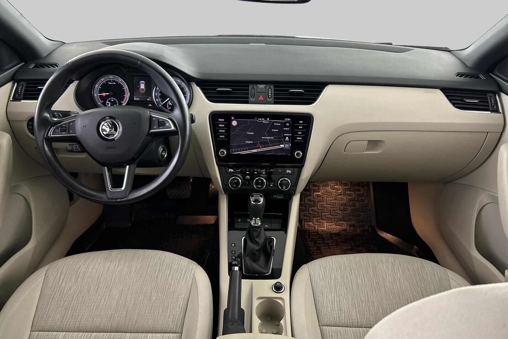 Skoda Octavia iso kuva 11