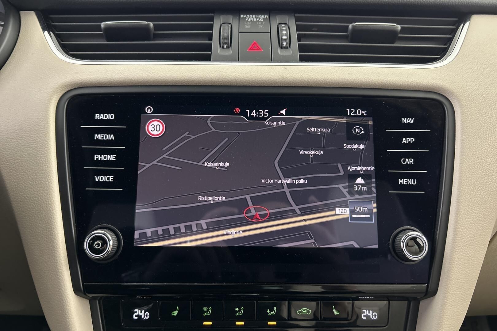 Skoda Octavia iso kuva 25