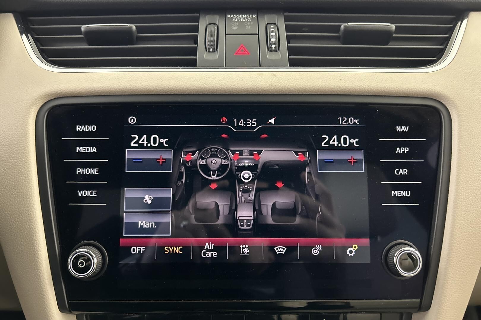 Skoda Octavia iso kuva 28