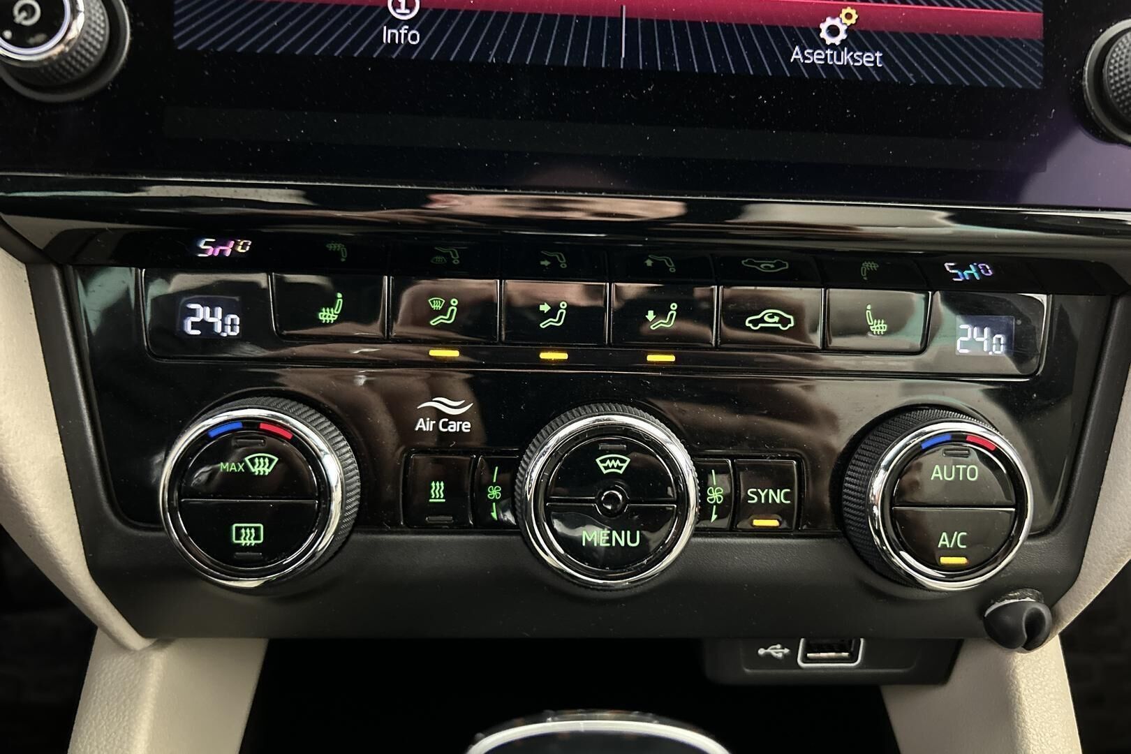 Skoda Octavia iso kuva 32