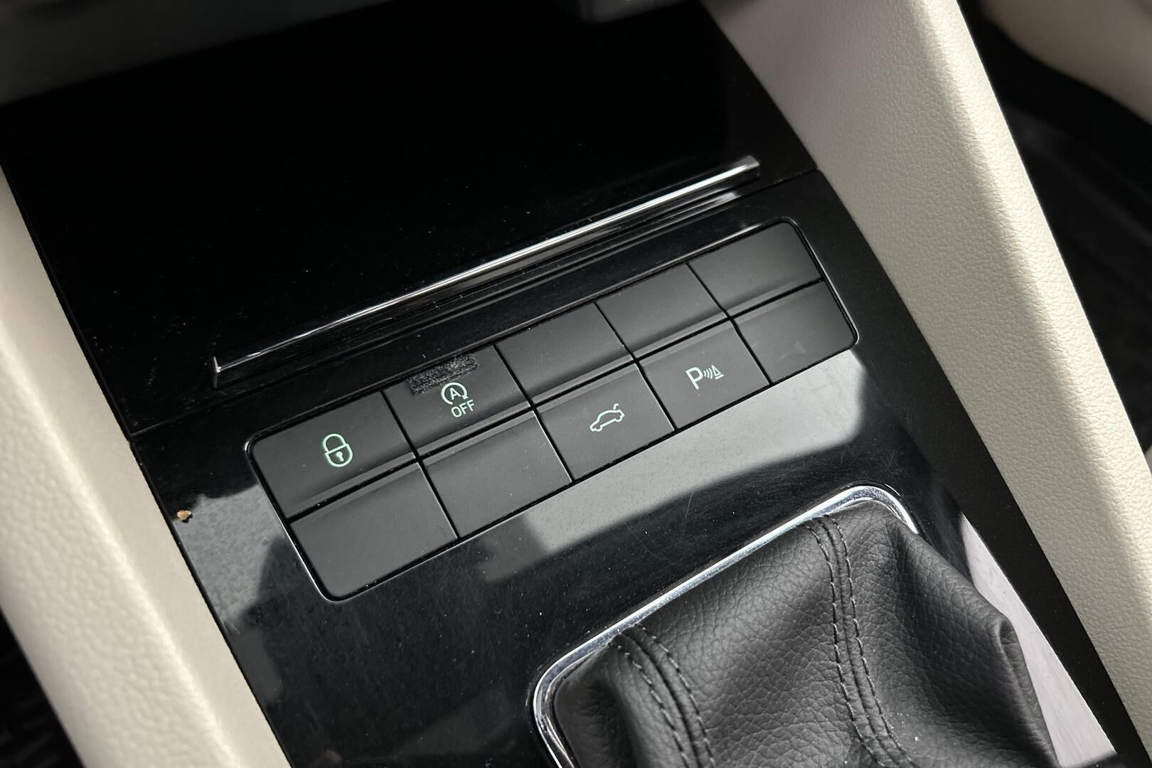Skoda Octavia iso kuva 34