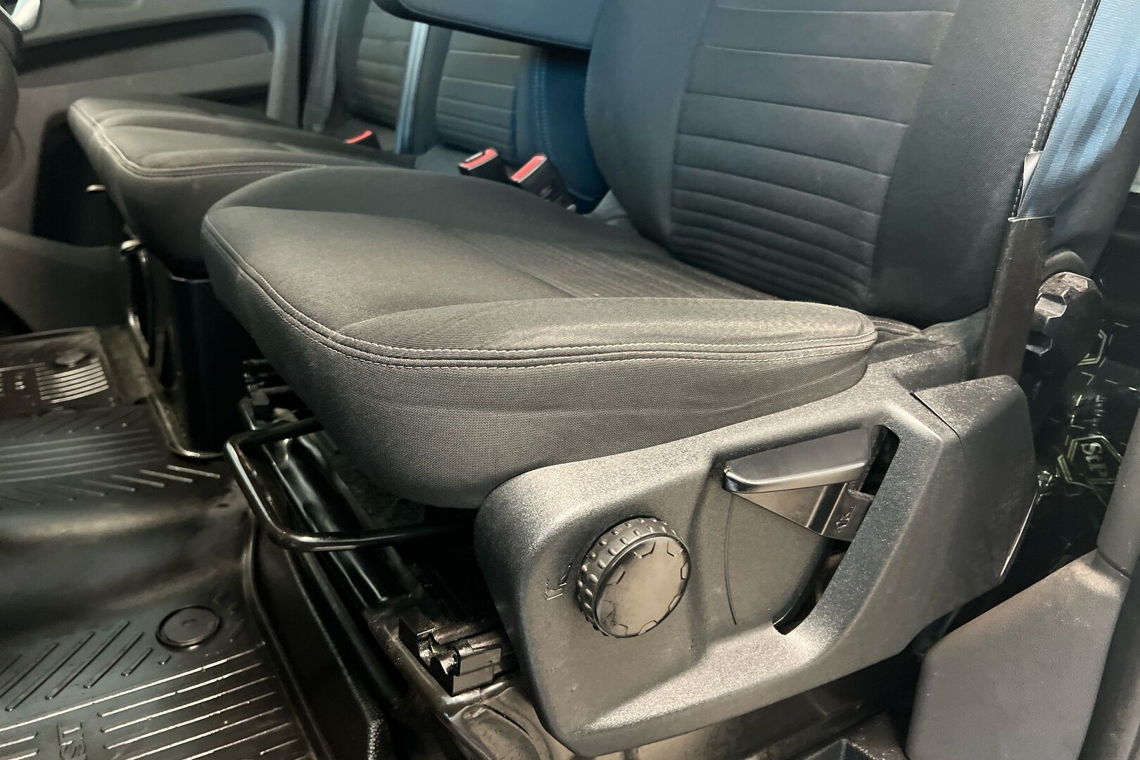 Ford Transit Custom iso kuva 20