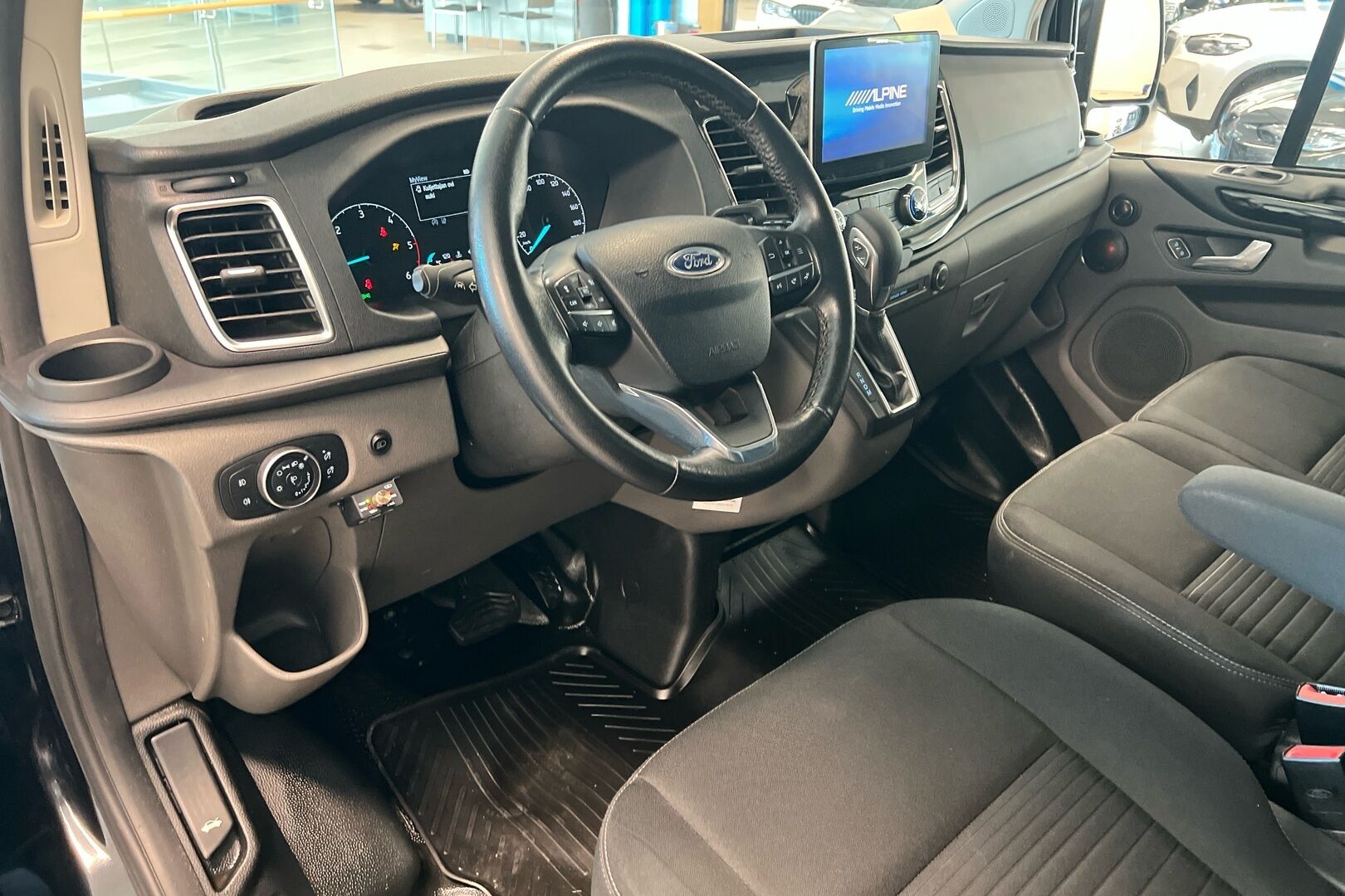 Ford Transit Custom iso kuva 6