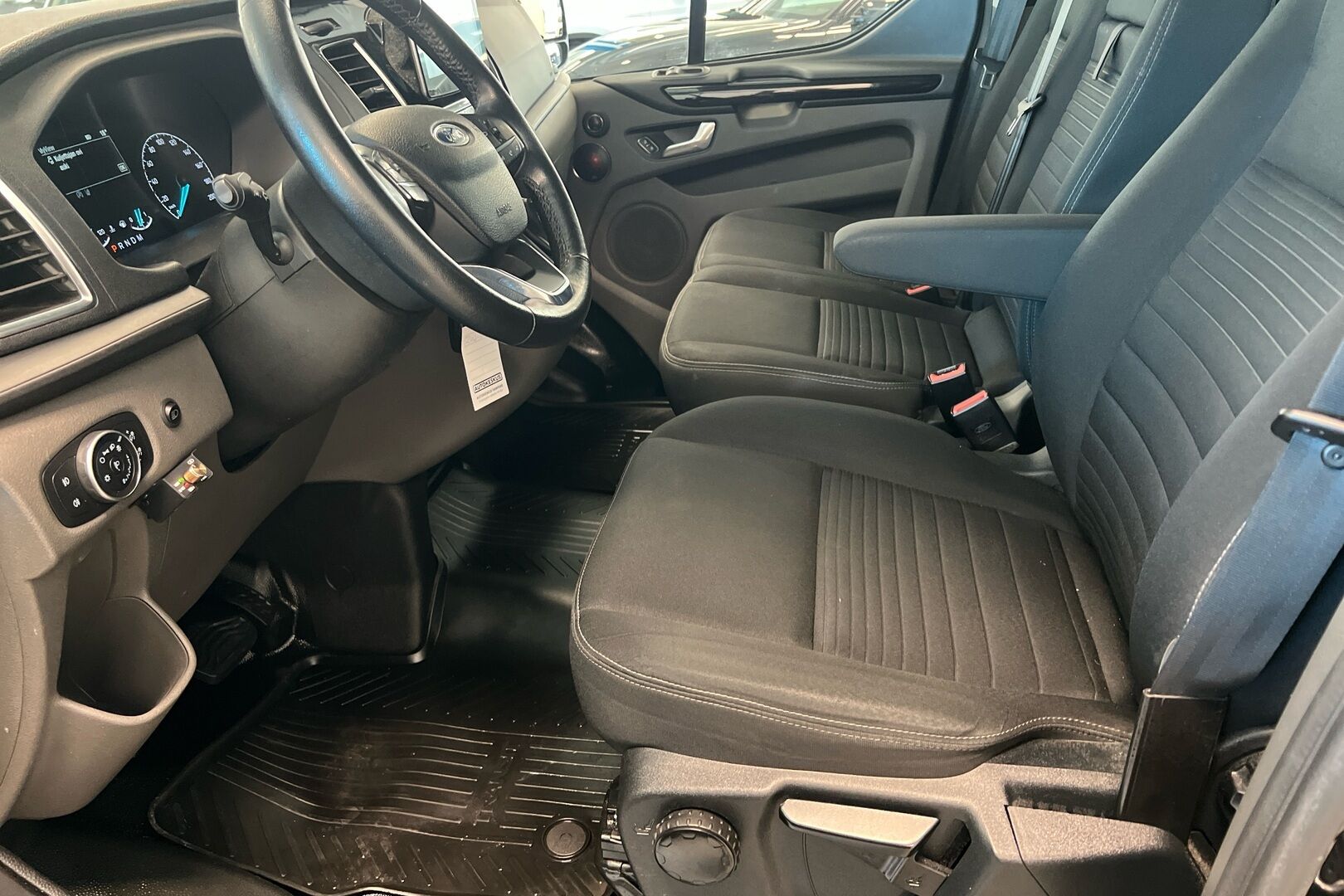 Ford Transit Custom iso kuva 7