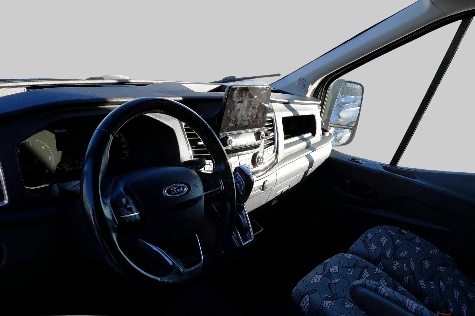 Ford Transit iso kuva 2