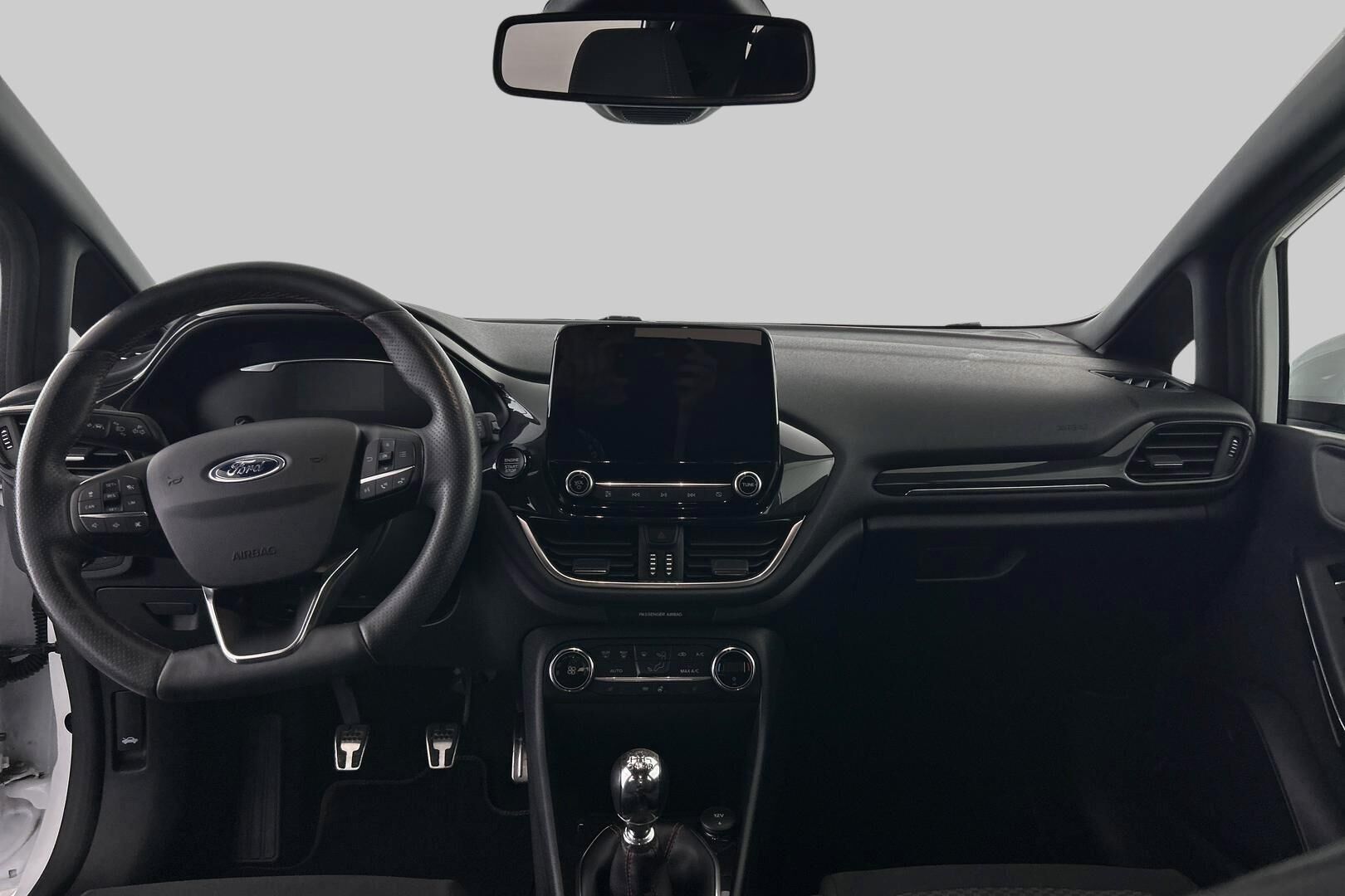 Ford Fiesta iso kuva 11