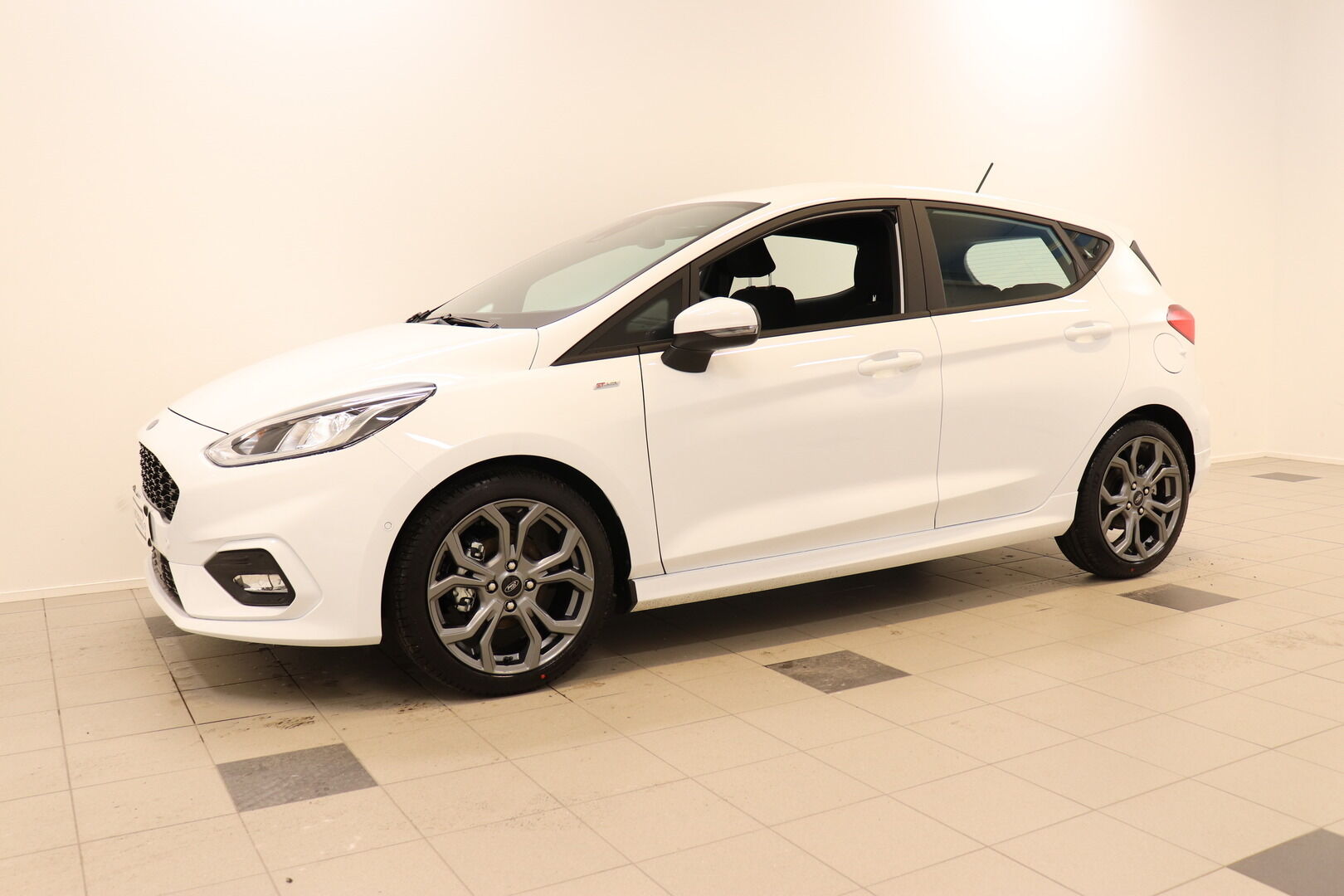 Ford Fiesta iso kuva 2
