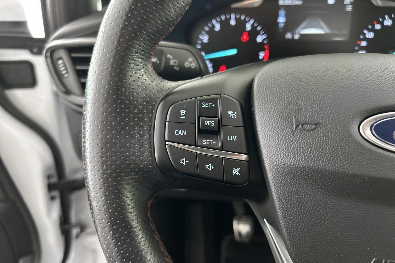 Ford Fiesta iso kuva 22
