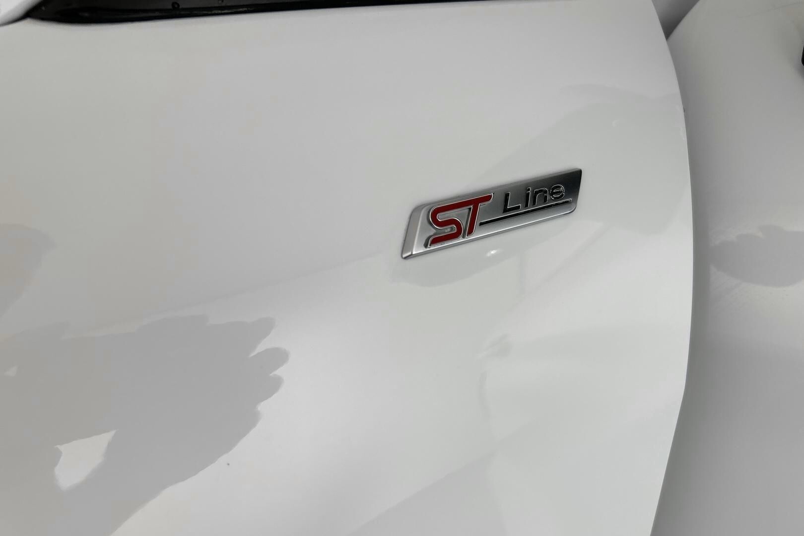 Ford Fiesta iso kuva 25