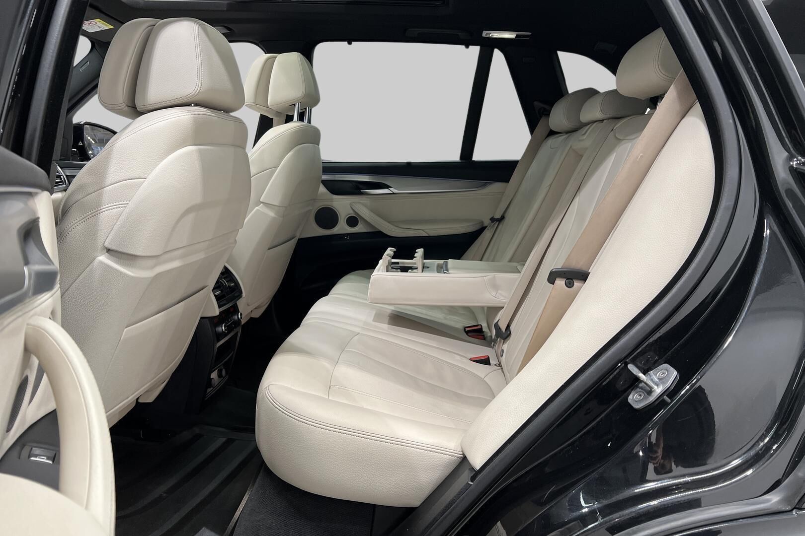 BMW X5 iso kuva 10