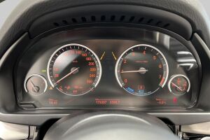 BMW X5 esikatselu 14