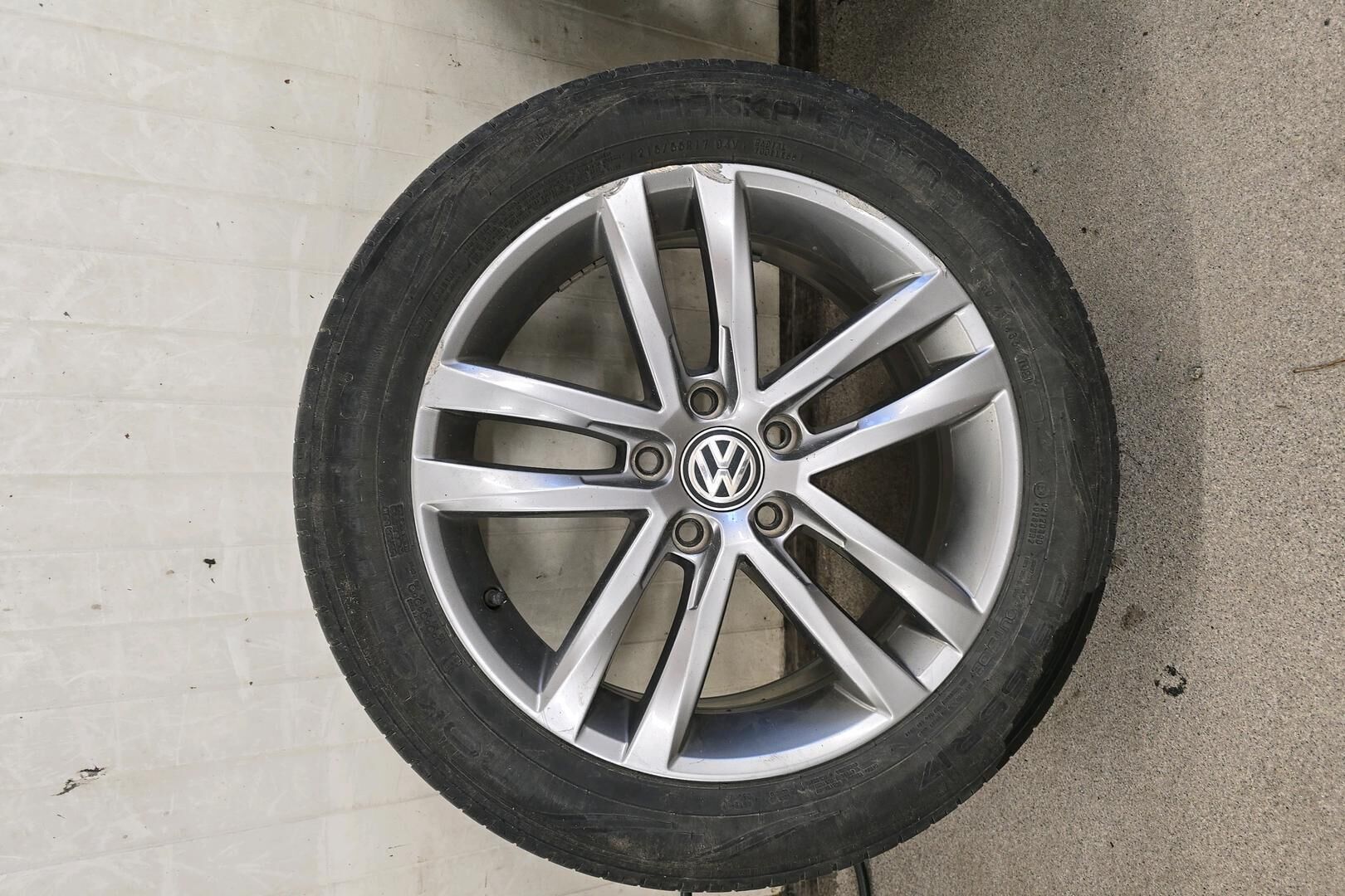 Volkswagen Passat iso kuva 13