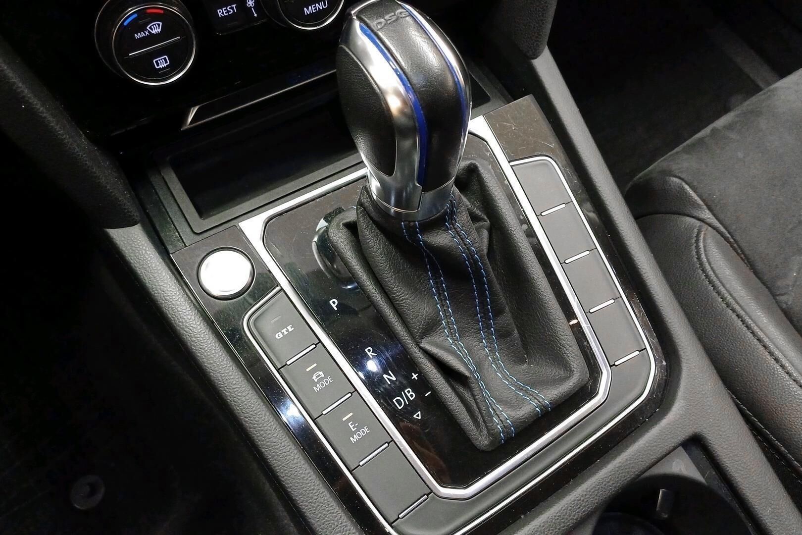 Volkswagen Passat iso kuva 15