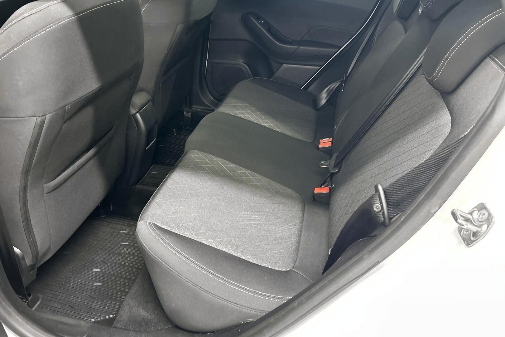 Ford Fiesta iso kuva 10