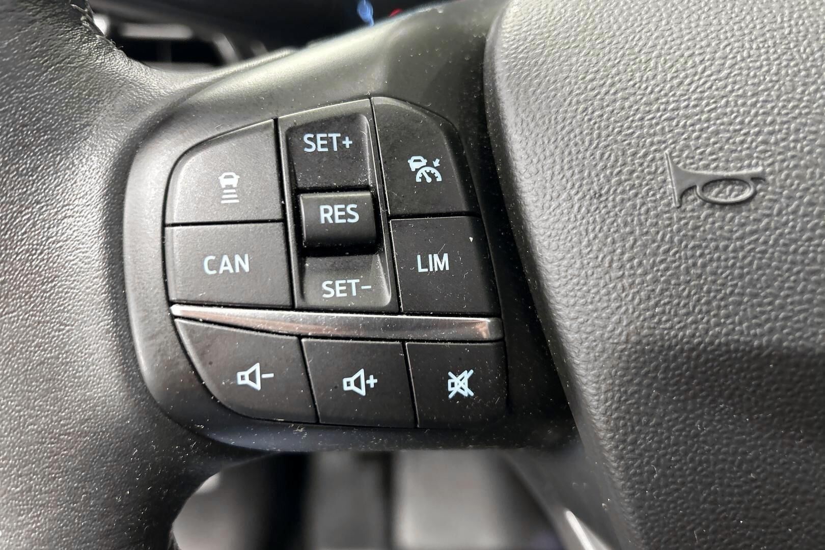 Ford Fiesta iso kuva 16