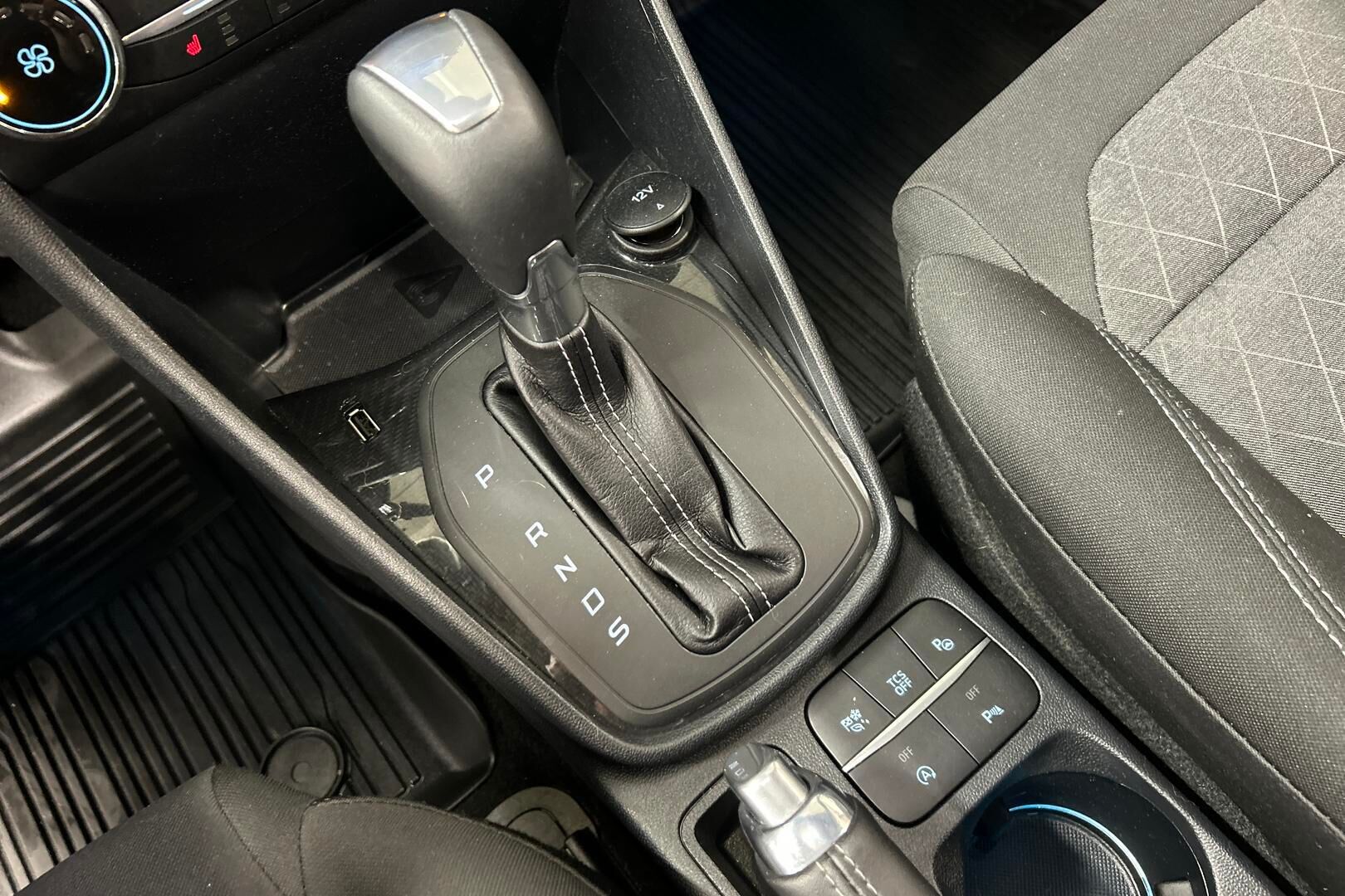 Ford Fiesta iso kuva 23