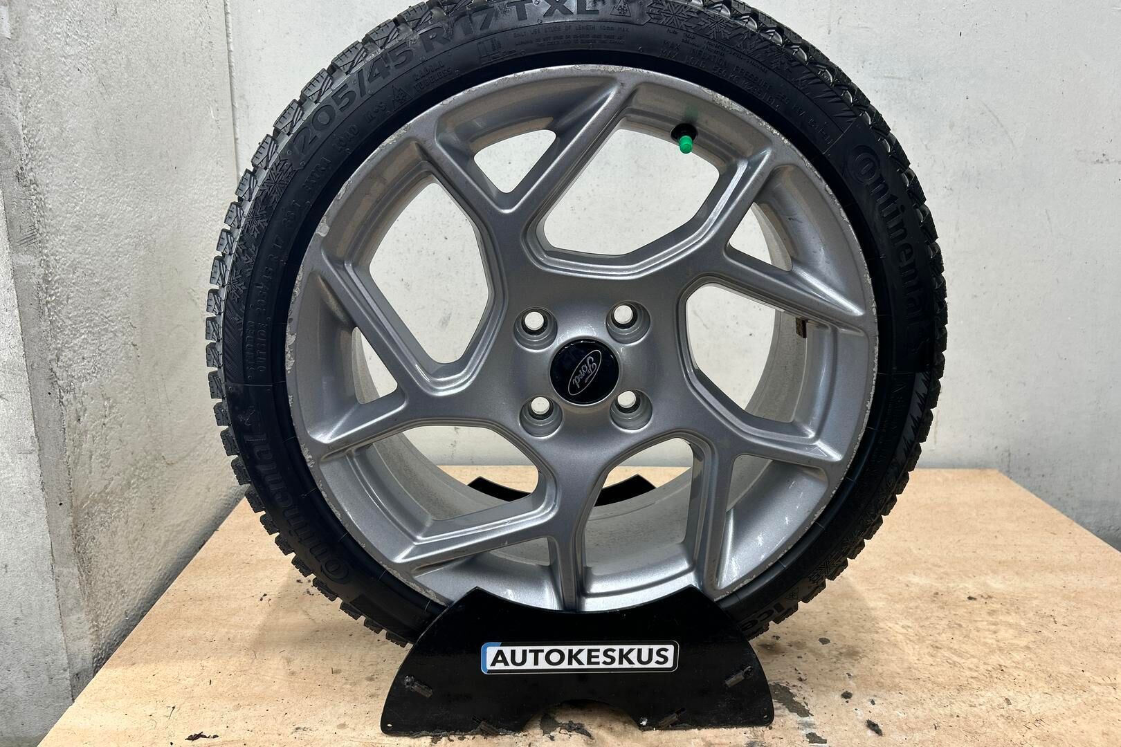 Ford Fiesta iso kuva 24