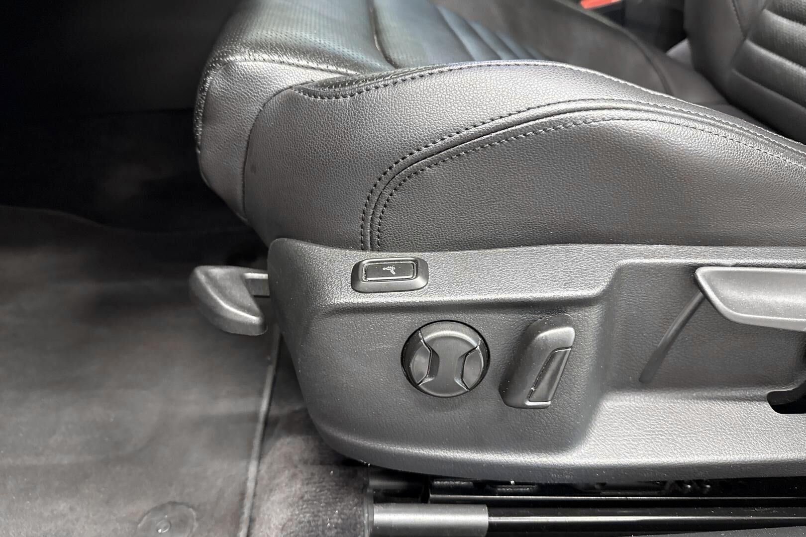 Volkswagen Passat iso kuva 15