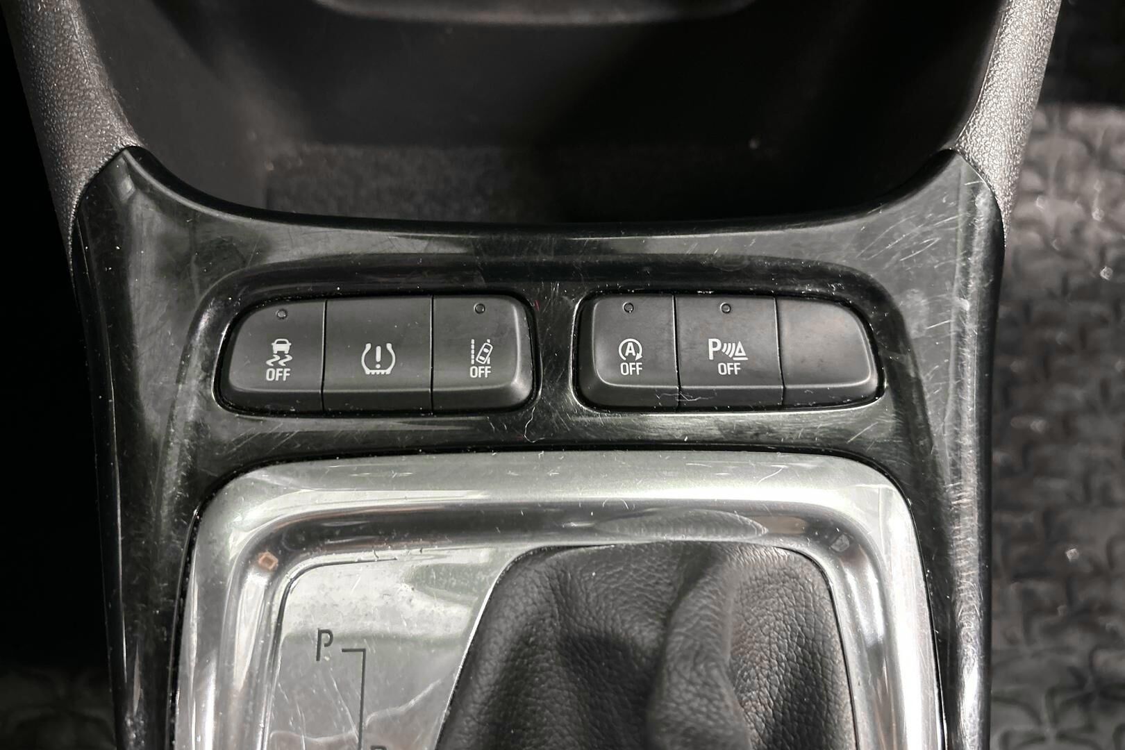 Opel Crossland X iso kuva 17