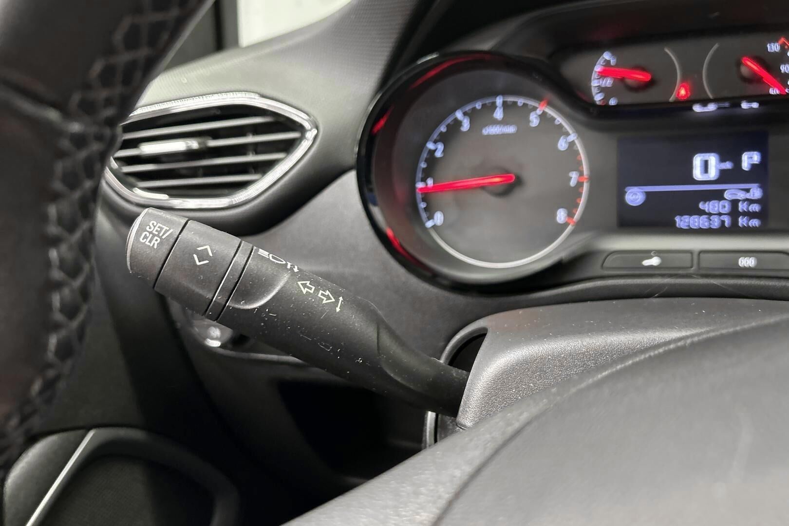 Opel Crossland X iso kuva 19