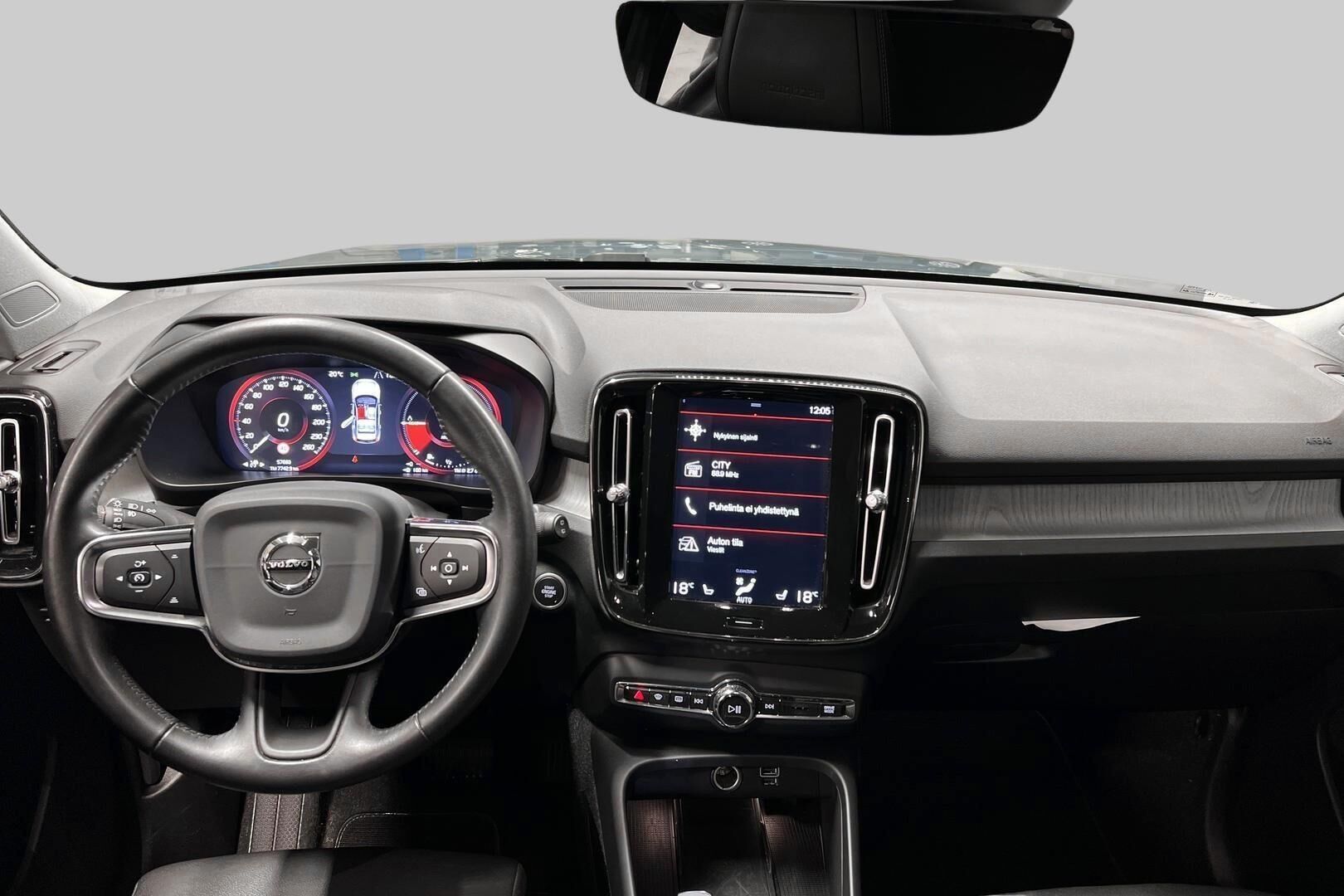Volvo XC40 iso kuva 11