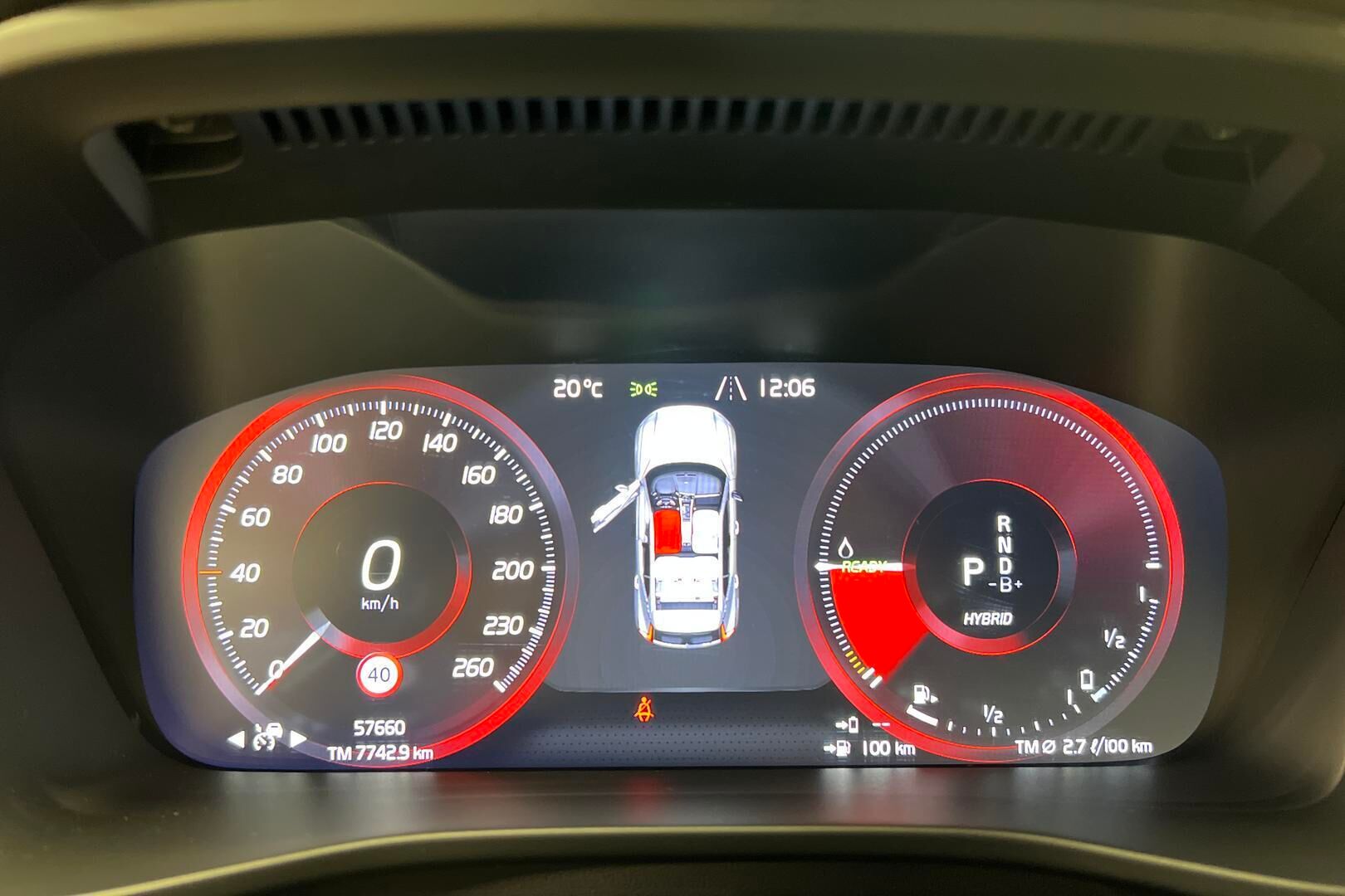 Volvo XC40 iso kuva 14