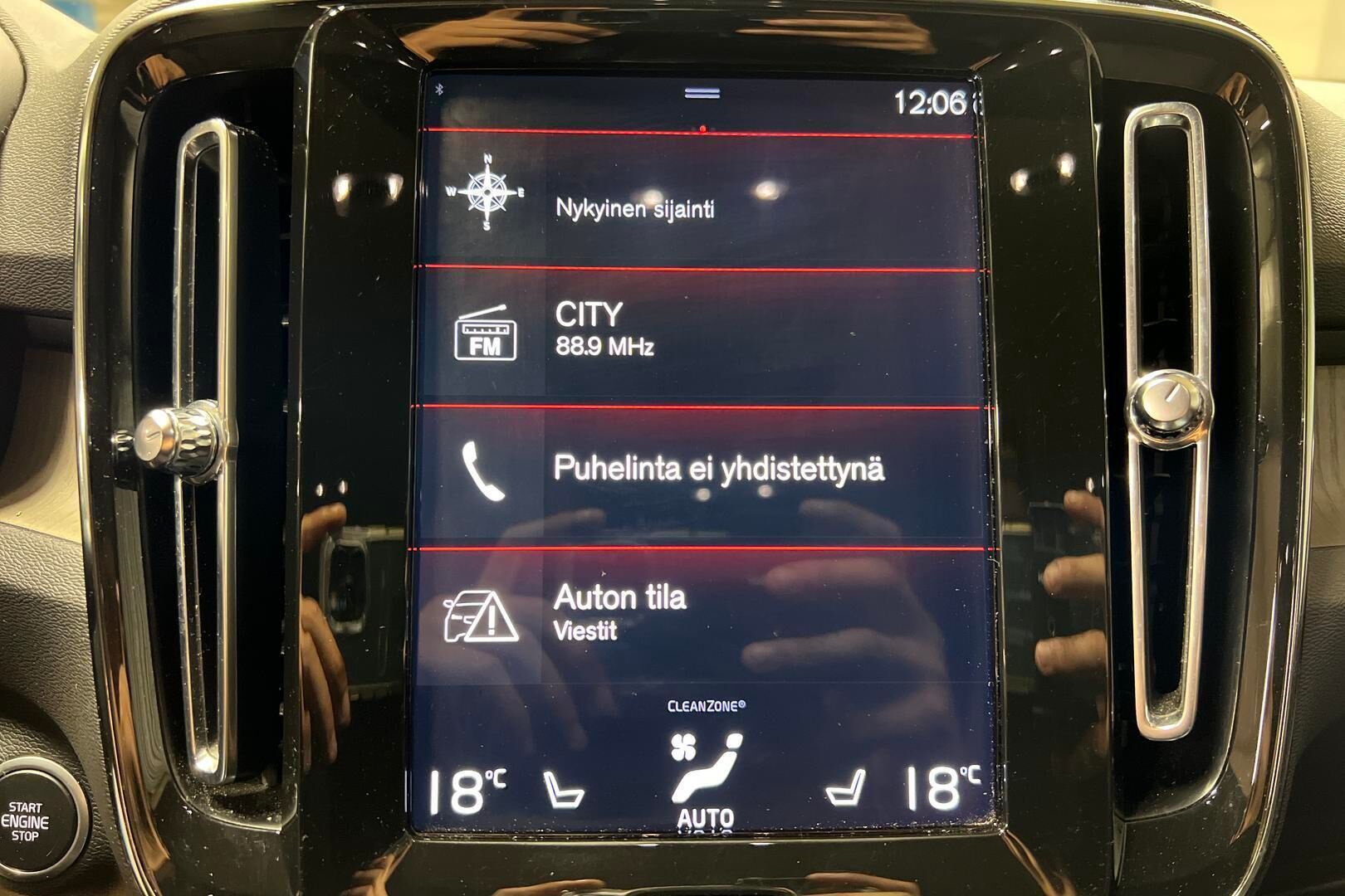 Volvo XC40 iso kuva 15