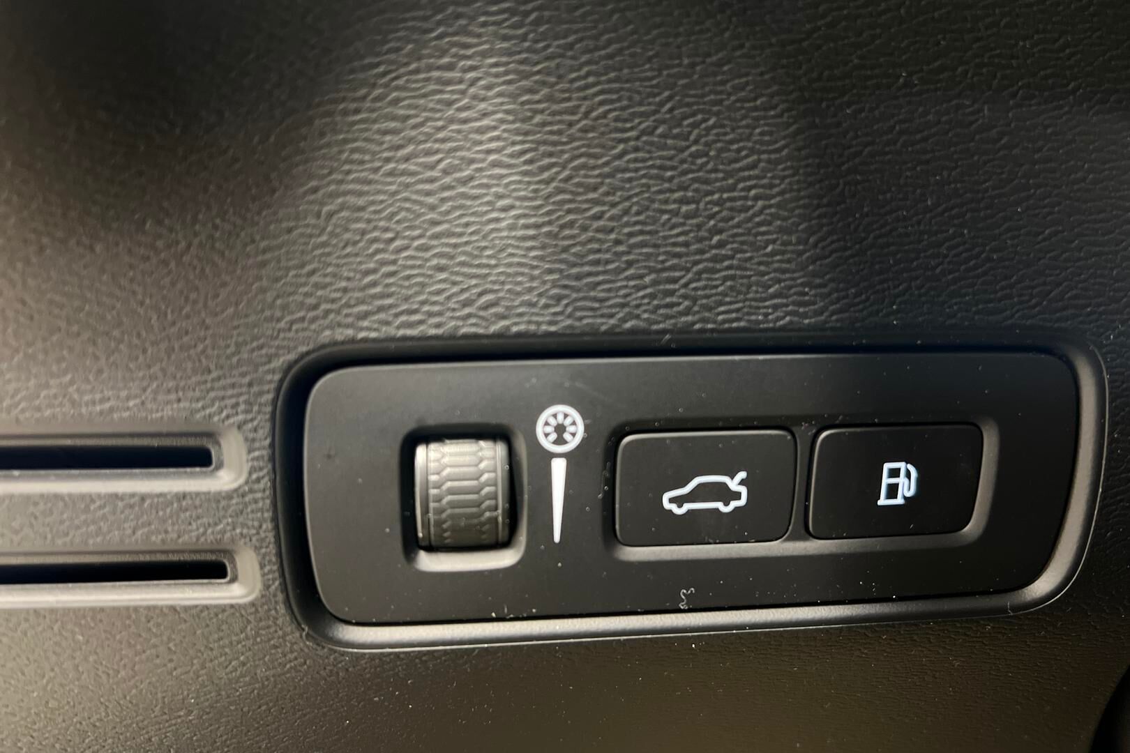 Volvo XC40 iso kuva 18