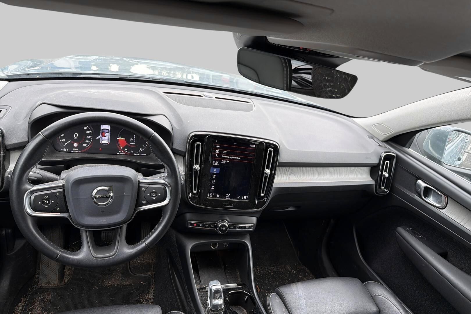 Volvo XC40 iso kuva 2