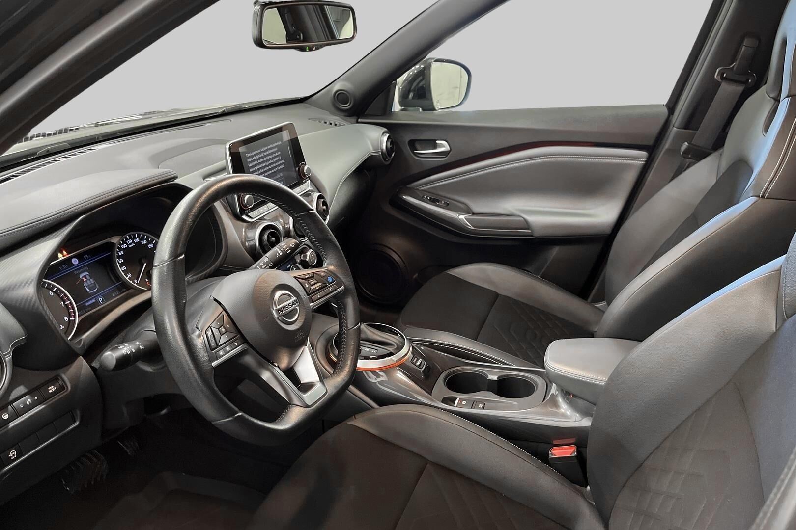 Nissan Juke iso kuva 9