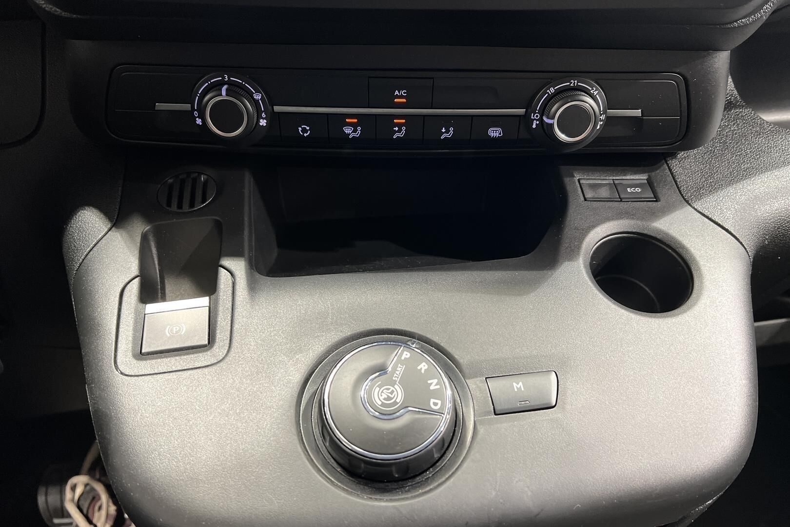 Peugeot Partner iso kuva 18