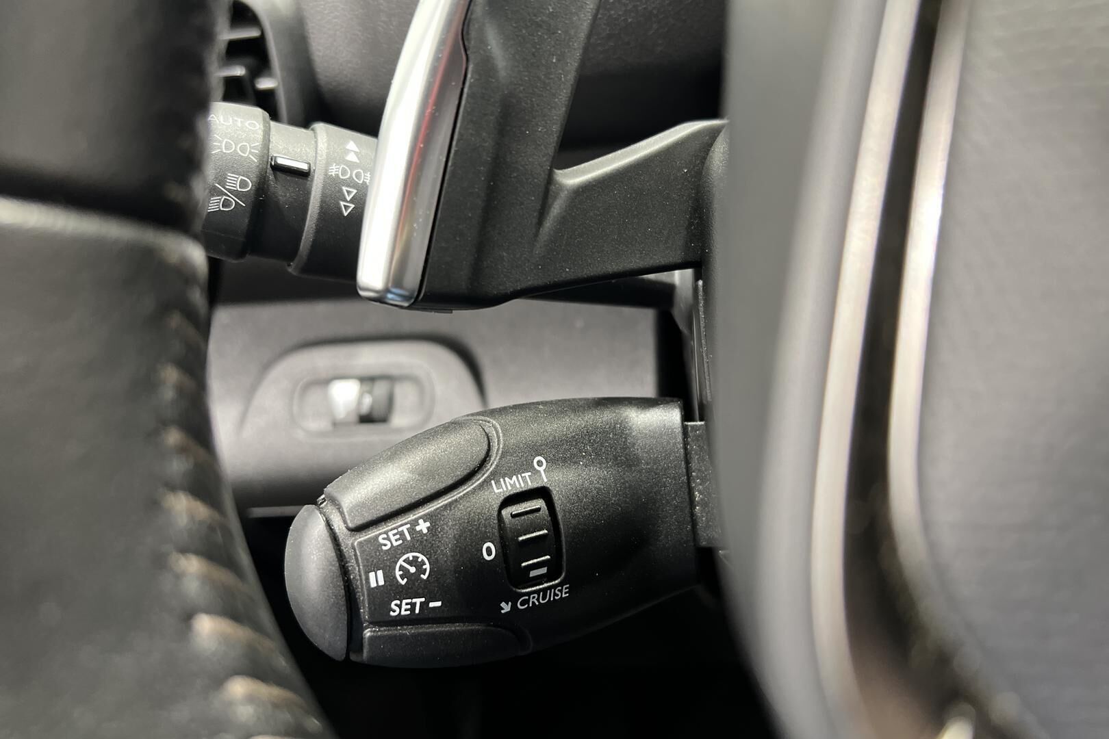 Peugeot Partner iso kuva 23