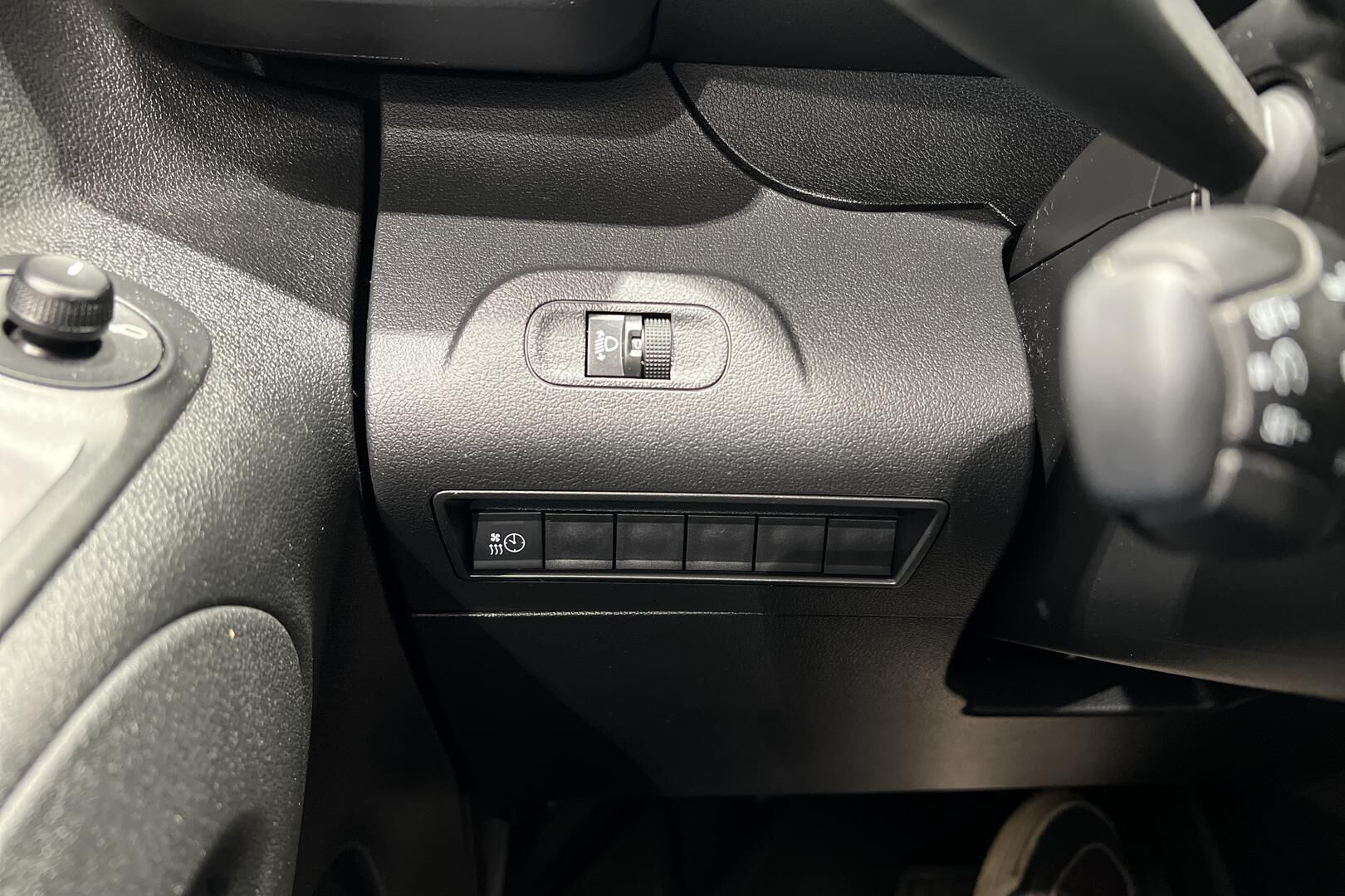 Peugeot Partner iso kuva 24