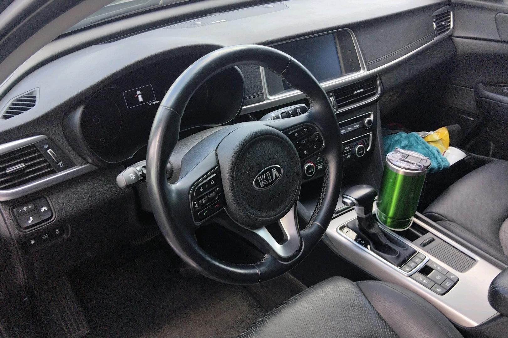 Kia Optima iso kuva 2