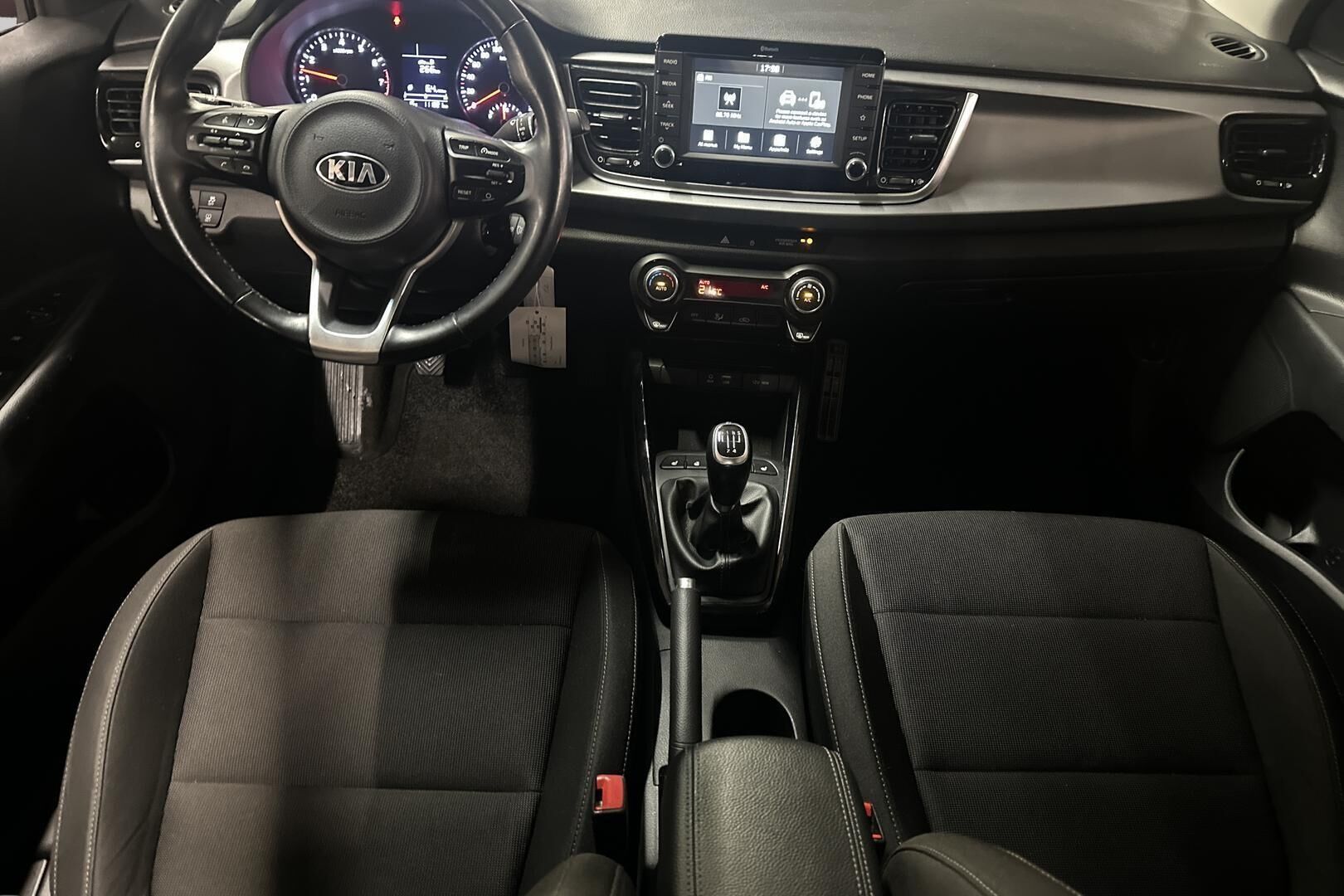 Kia Rio iso kuva 25