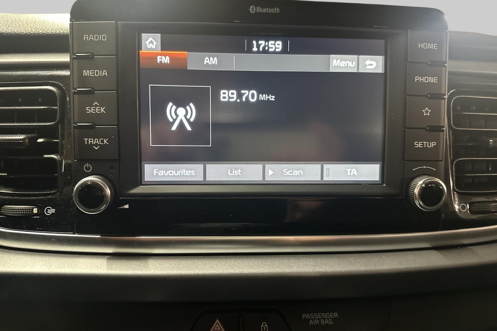 Kia Rio iso kuva 15