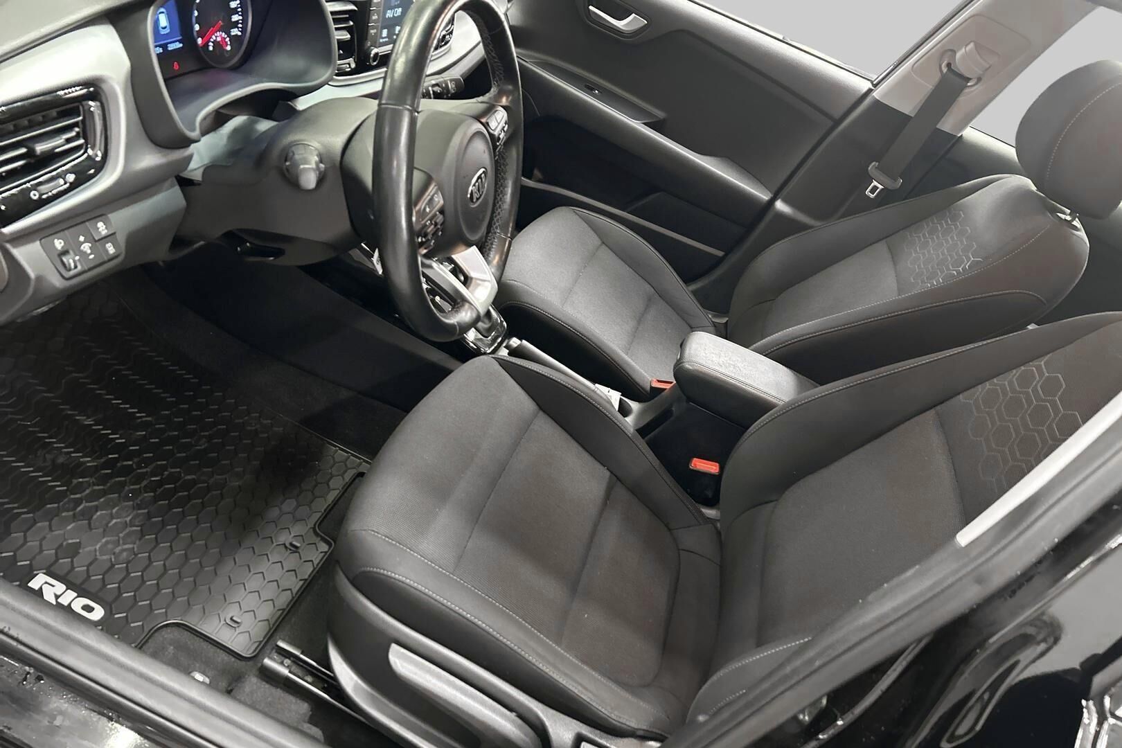 Kia Rio iso kuva 8